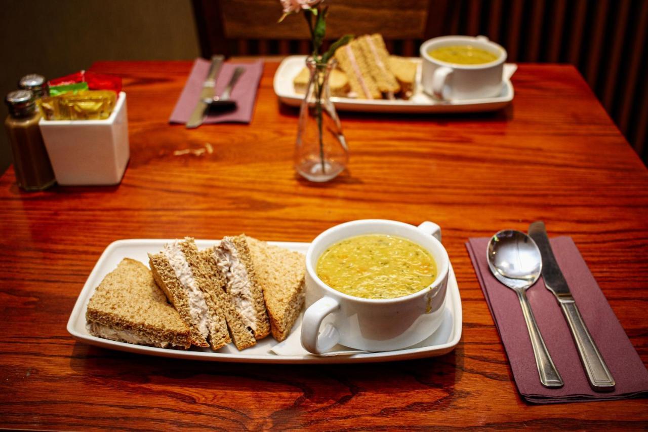 The Waterhouse Inn Balloch Extérieur photo
